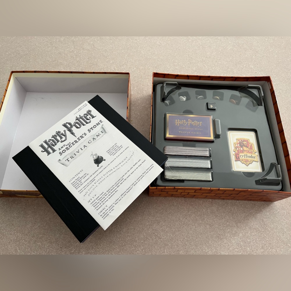 Harry Potter and the Sorcerer’s Stone Trivia Game - Picture 2 of 2